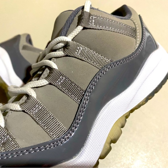 Air Jordan 11 Retro Low Cool Grey Sz 3Y 505835 003 Sneakers - Picture 11 of 16